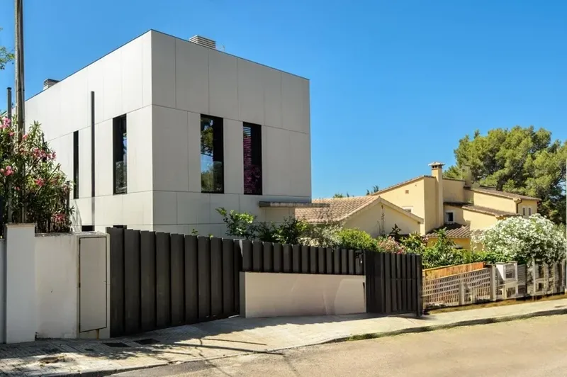 Son Verí Nou: Modern townhouse with roof terrace and sea views — photo 8