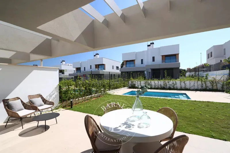 Modern 4-Bedroom House with Pool and Garden in Puig de Ros — photo 1