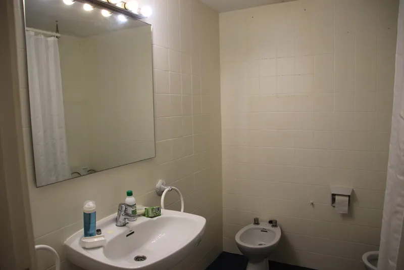 Four bedroom apartment in Palma (S´Escorxador area) with balcony and lift — photo 4