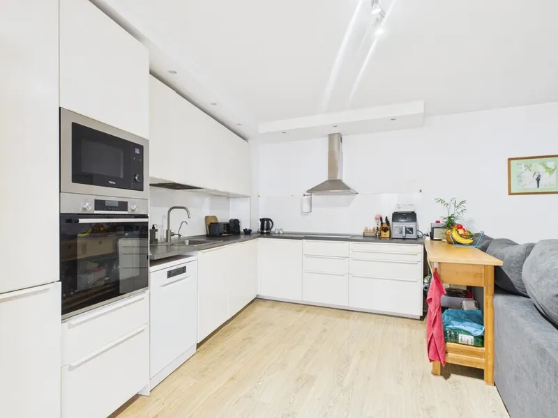 Three Bedroom Apartment with Spacious Terrace — photo 2