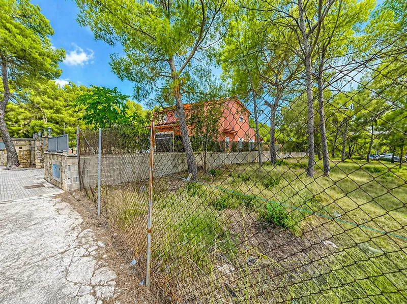 Urban building plot opposite the marina in Santa Ponsa with high investment potential — photo 1