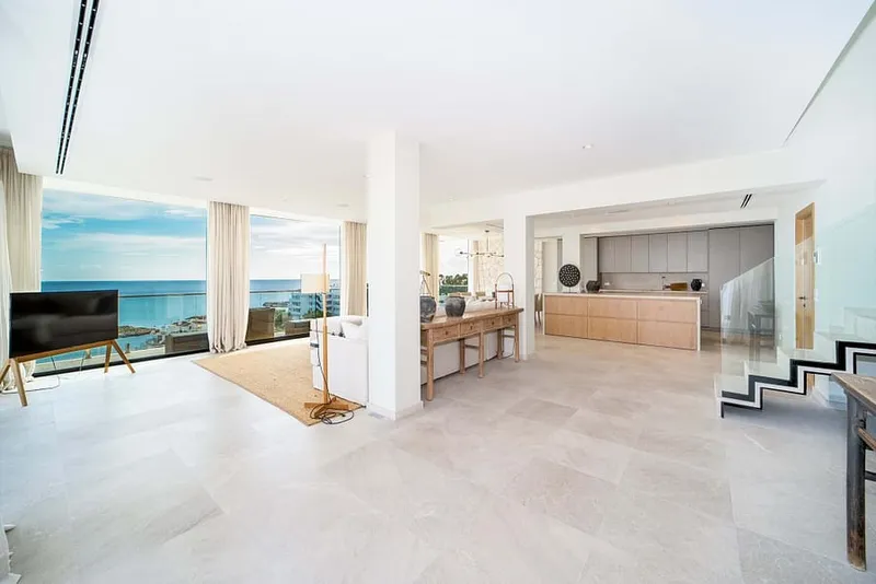 Luxurious Coastal Living with Expansive Rooftop Terrace in Illetes — photo 8