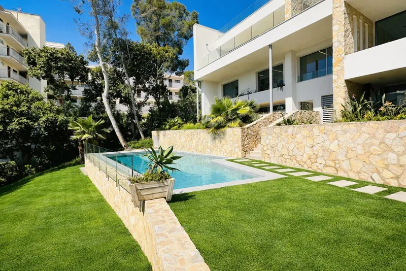 Newly built villa in Santa Ponça with 2 pools and sea views — photo 1