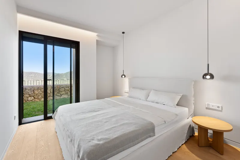 Luxury Mediterranean residence for sale with panoramic views of the Port d'Andratx harbor — photo 9