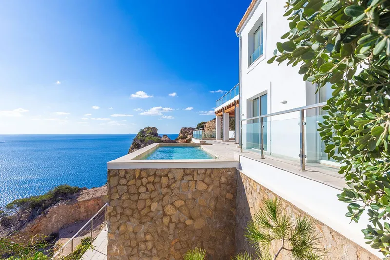 Modern renovated luxury villa with breathtaking sea views — photo 2