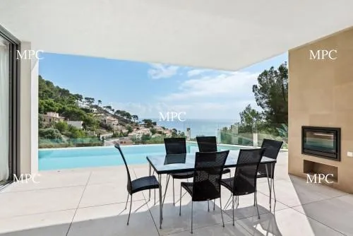Outstanding new built minimalist Villa built to a high standard in Canyamel — photo 1