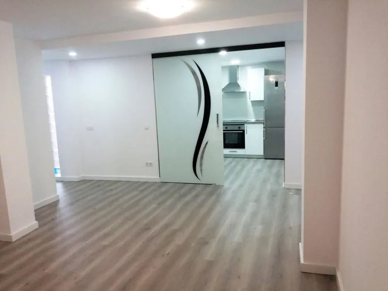 Ground floor, school area, renovated, with individual entrance and a ramp for people with disabilities — photo 4