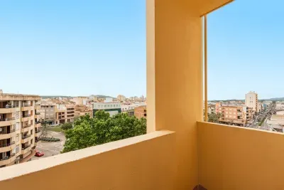 High-floor, well-located apartment in Manacor, in need of renovation — photo 1
