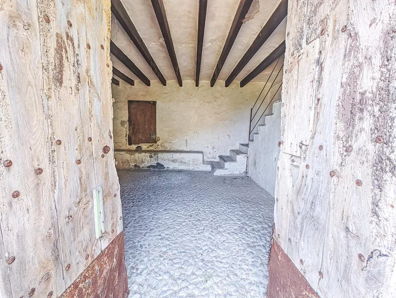 Mallorcan charm and great renovation potential in a privileged setting in Sóller — photo 5