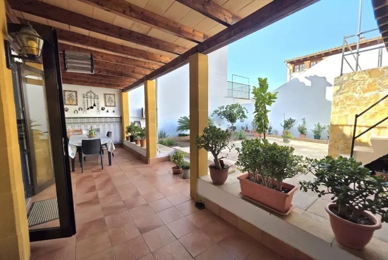 Mallorcan house with patio in Consell — photo 3