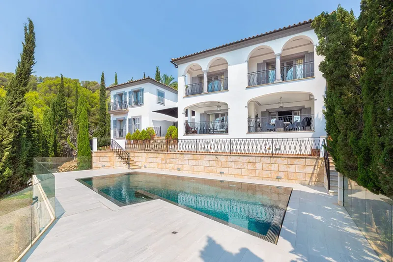 Luxurious estate with breathtaking views — photo 1