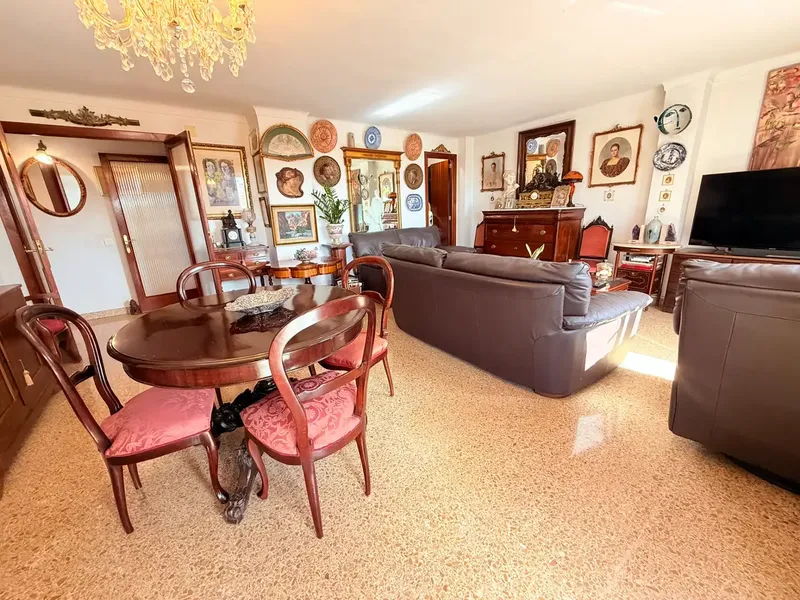 Ático con ascensor en venta en Carrer dels Caputxins — photo 8