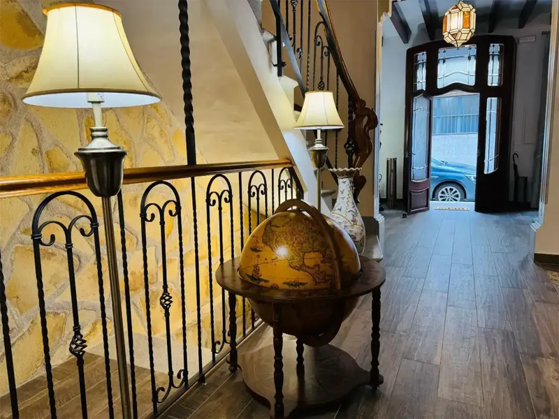 ¡Exclusiva casa de pueblo totalmente reformada en el corazón de Llucmajor! 🌿✨ — photo 2