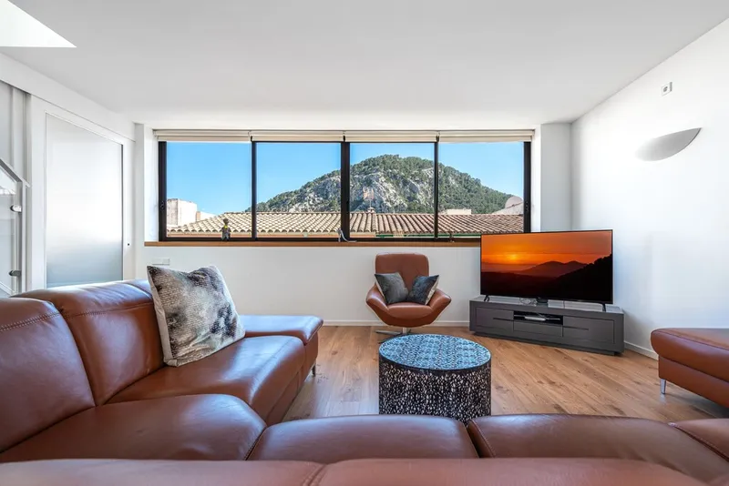 Close to all amenities apartment for sale in Pollença Pueblo with mountain view and roof terrace — photo 3