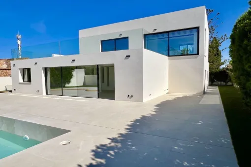 Bahia Grande, modern newly-built chalet in a popular residential area in Bahia Grande — photo 1