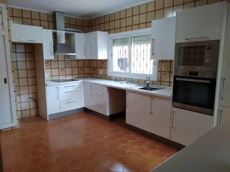 EN LA TRANQUILA URBANIZACIÓN DE PALMANYOLA , A 7 KM DE PALMA OFREZCO EN ALQUILER UN CHALET SIN MUEBLES DE UNA SOLA PLANTA ,EDIFICADO EN UN S — photo 5