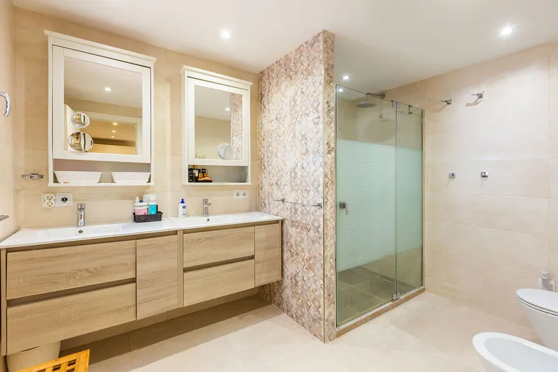 Mediterranean family villa in a prime residential location — photo 10