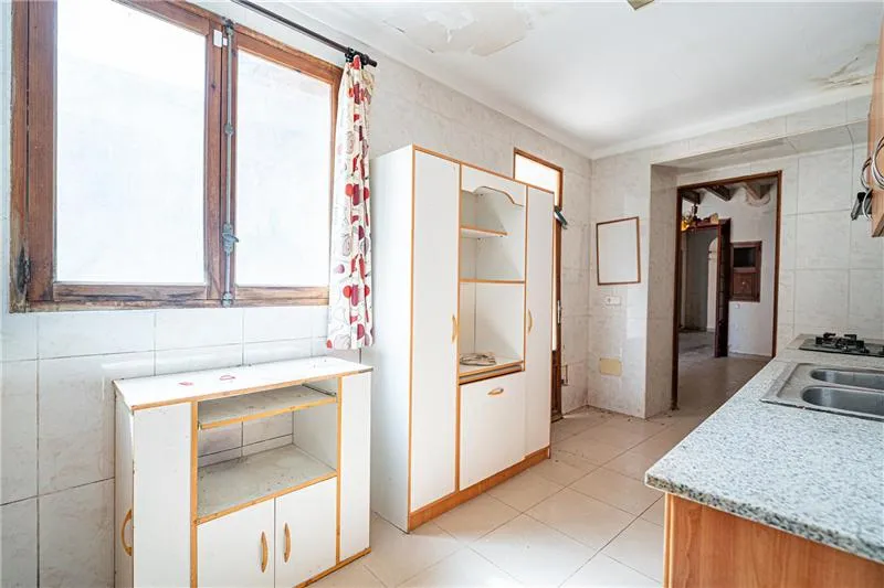 A 526 m² stately home on a plot of approximately 575 m² in the historic centre of Llucmajor — photo 5
