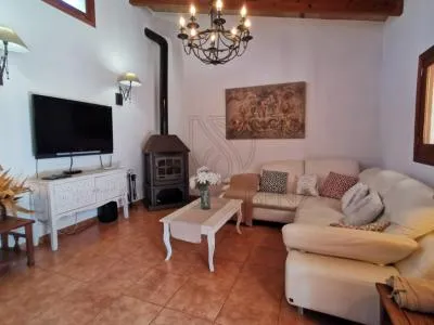 Porreres: Charming rural property with holiday rental license (ETV), well and vines — photo 5