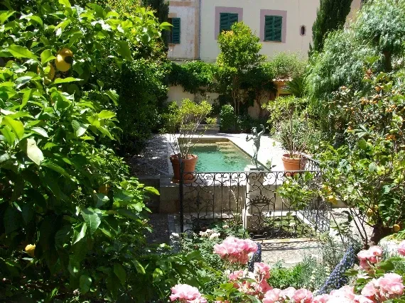 Amazing sixteenth-century palace with garden and pool situated in the historic centre of Sóller in Mallorca — photo 10
