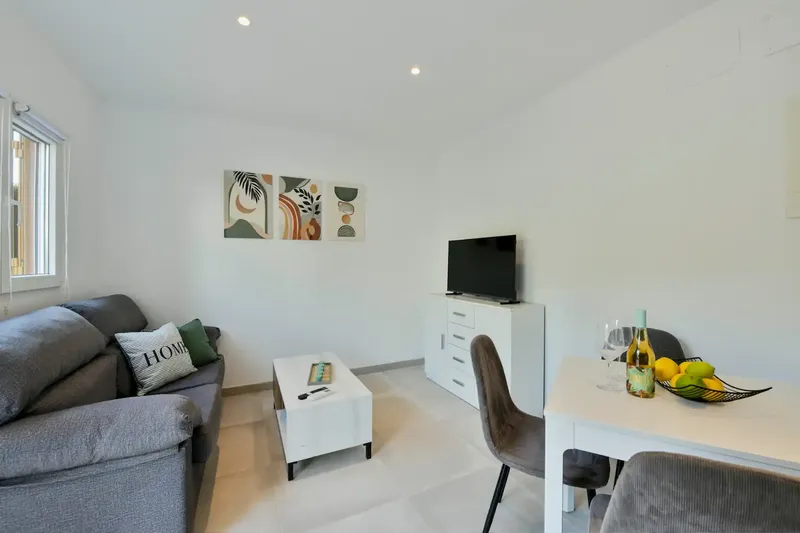 Discover this cozy apartment in one of the best areas of Paguera, ideal for a temporary stay in Mallorca — photo 5