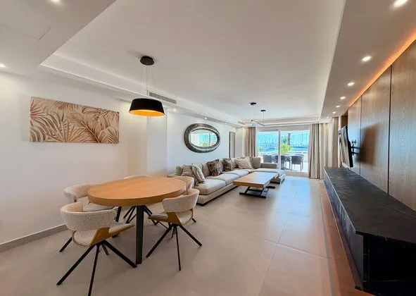 Flat / apartment in Calle Federico García Lorca, Paseo Marítimo, Palma de Mallorca — photo 1