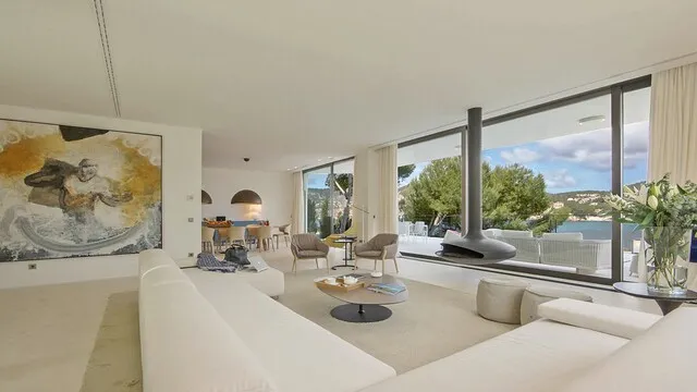 Luxury villa with stunning views and guest house for sale in Camp de Mar, Mallorca — photo 4