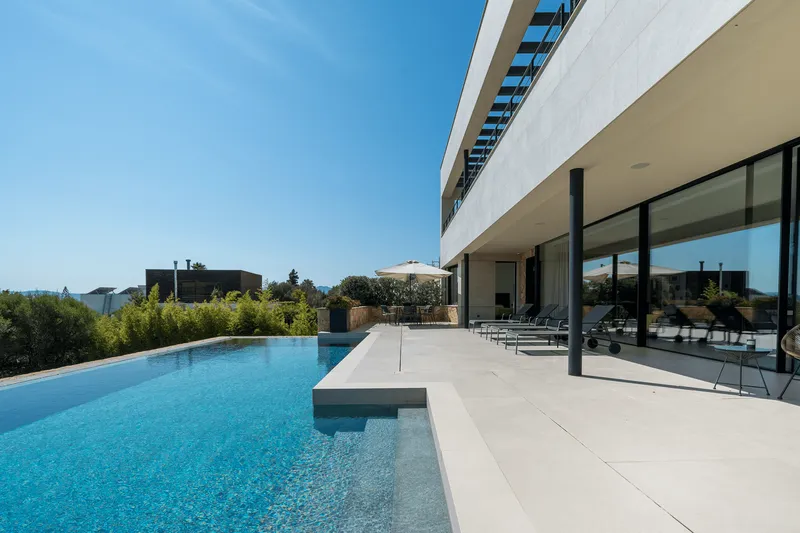 Modern villa in Marratxí — photo 1