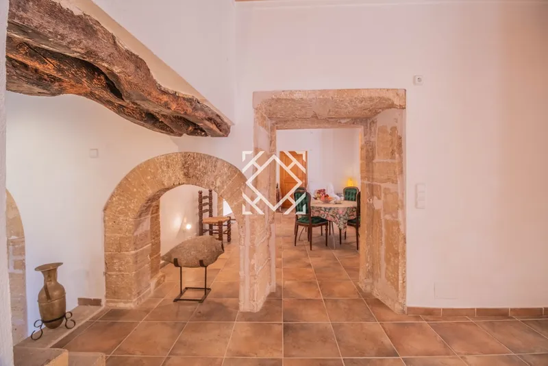 Charming townhouse for sale with tourist license in the old town of Alcudia, Mallorca — photo 12