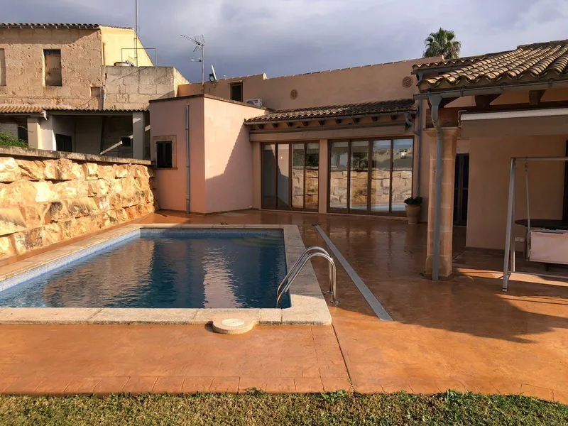 Comfortable townhouse with pool and beautiful garden — photo 4