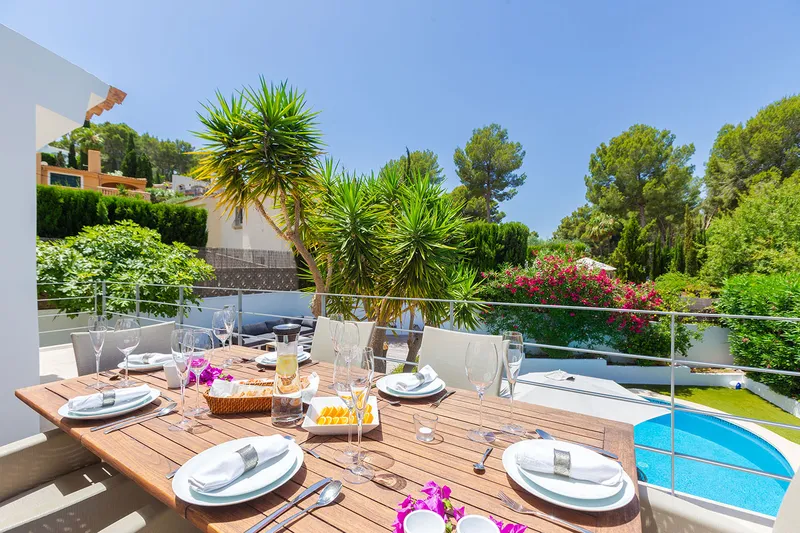 Charming house with Mediterranean flair in a quiet residential area — photo 2