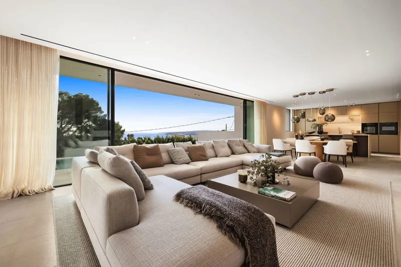 Newly constructed contemporary villa with panoramic vistas for sale in Portals Nous — photo 2
