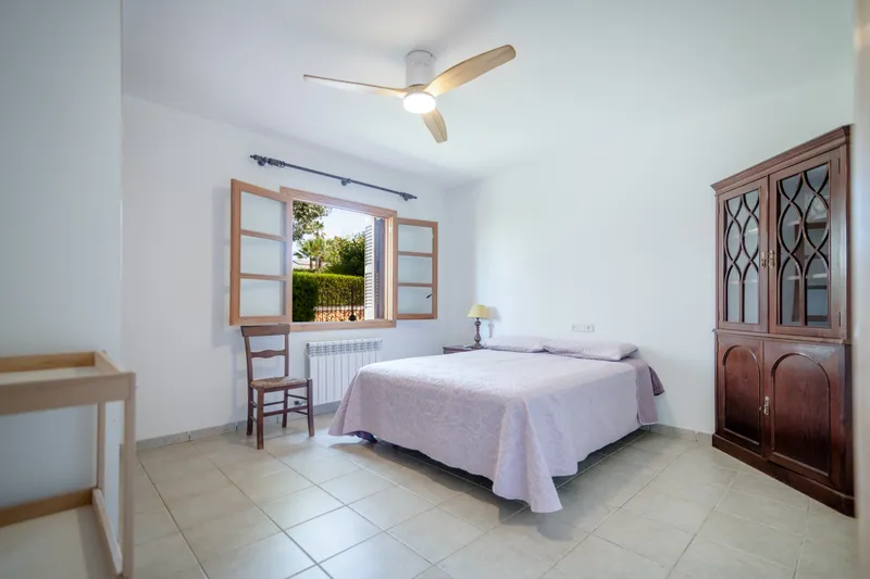 Well-maintained villa for sale within walking distance of the ocean in Sa Rapita — photo 7