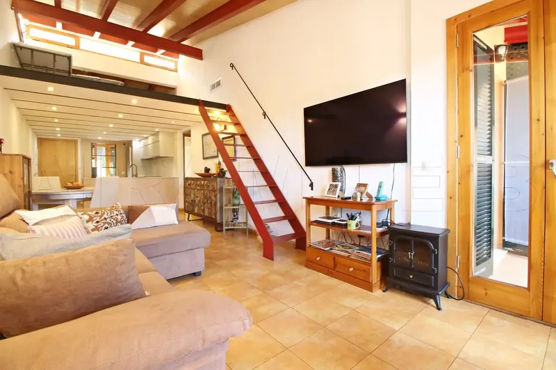 Exclusive first floor apartment for sale in Lluc, Escorca, with 72 m² distributed in two large double bedrooms, a spacious bathroom and a bright — photo 2