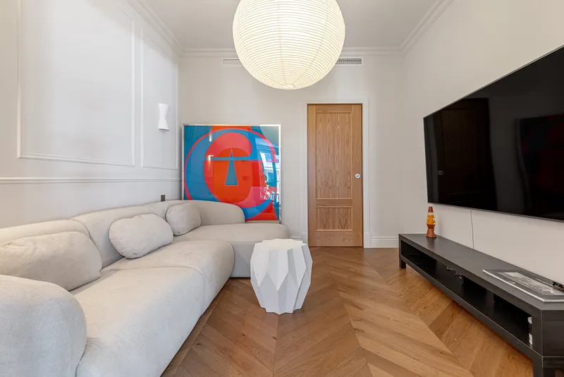 Apartment in Palma de Mallorca - Living/Dining Area with Designer Kitchen — photo 7