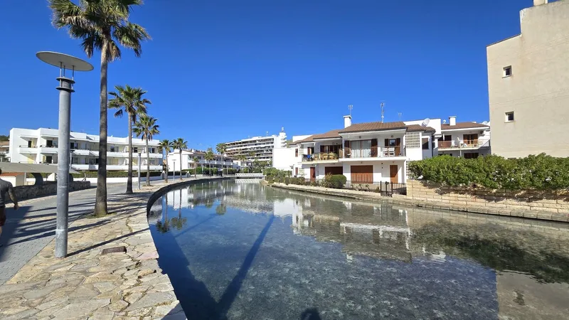 AL-JHRE069 – 3-bedroom apartment with a large terrace just 100m from the beach — photo 1