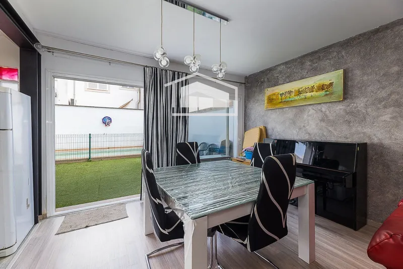 Semi-detached chalet with private pool and garden in Ses Salines — photo 10