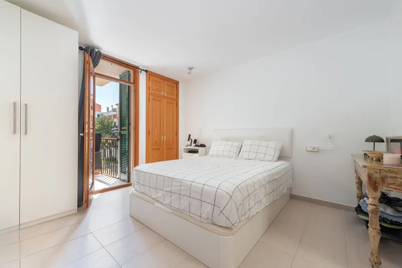 Spacious 3-bedroom apartment with lift in Puerto Pollença's main square — photo 6