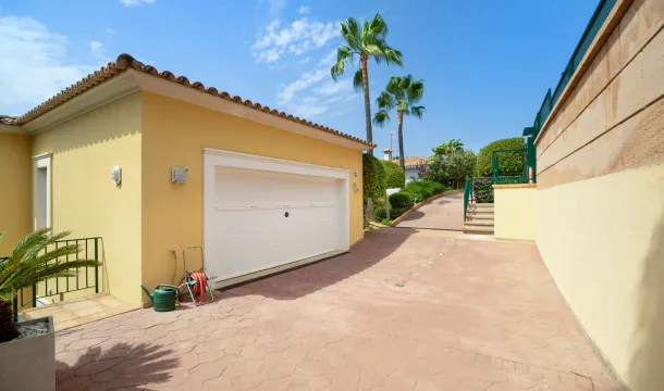 Mediterranean villa with sea views in Bendinat — photo 10