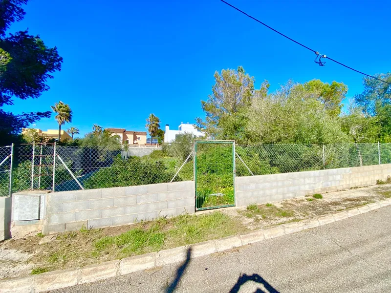 Exclusive urban plot a few meters from the sea in Bahía Gran — photo 1