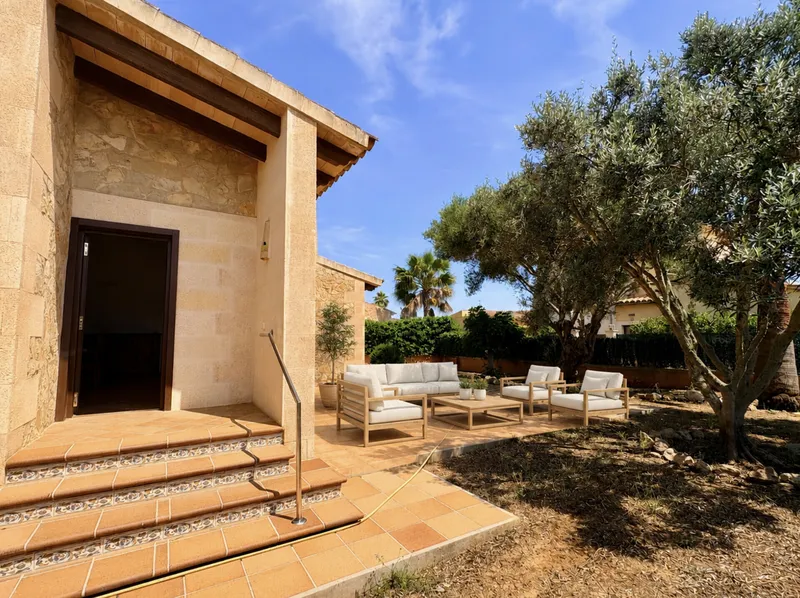 Spacious chalet with 4 bedrooms and communal pool in Sa Ràpita — photo 3