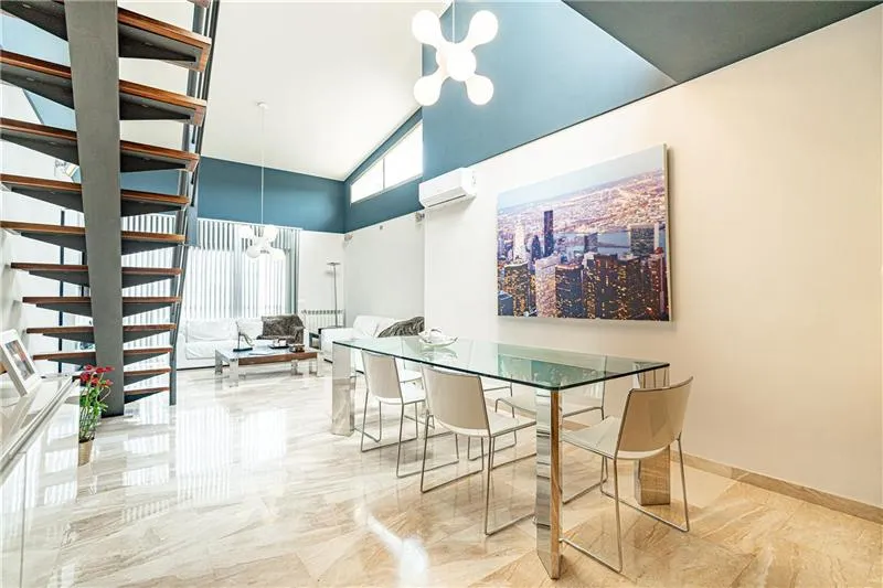 Designer penthouse of approx. 240 m² in a residential complex with a swimming pool in the Zona Colegios area — photo 6