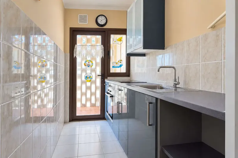 ¡Bienvenidos a Cala Millor! Este atractivo piso de 2 habitaciones, situado en tercera línea de mar, combina la calidad de vida mediterránea — photo 6
