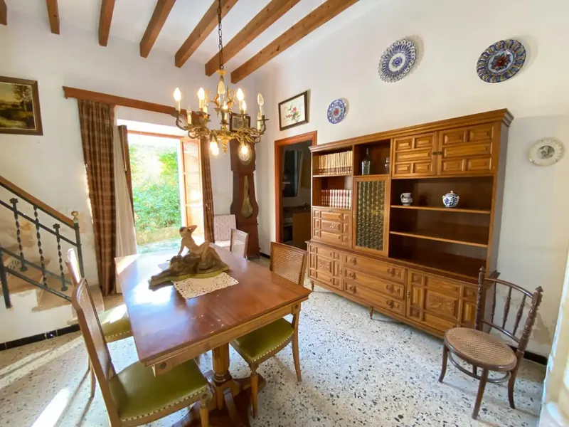 Unique Opportunity: Manor House of 375 m2 with Garage in Biniali. Luxury Potential for €749,000 — photo 7