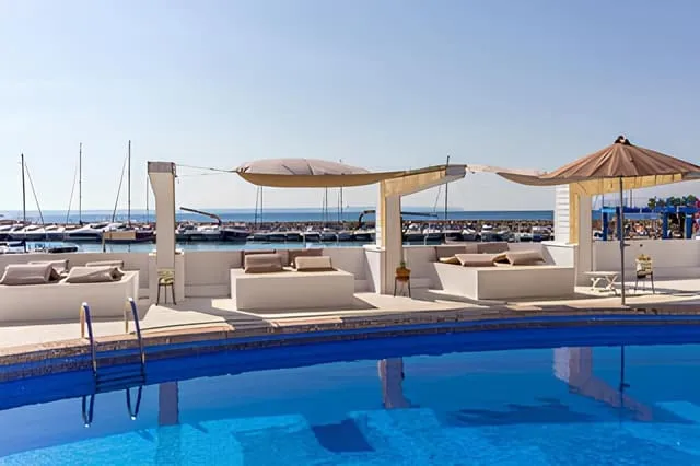 Flat for rent in Cala Mayor, Palma de Mallorca — photo 1