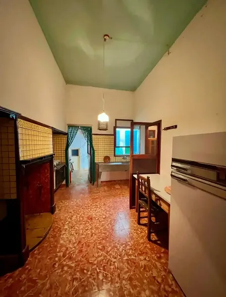 This magnificent property to renovate has two separate properties in the registry — photo 1