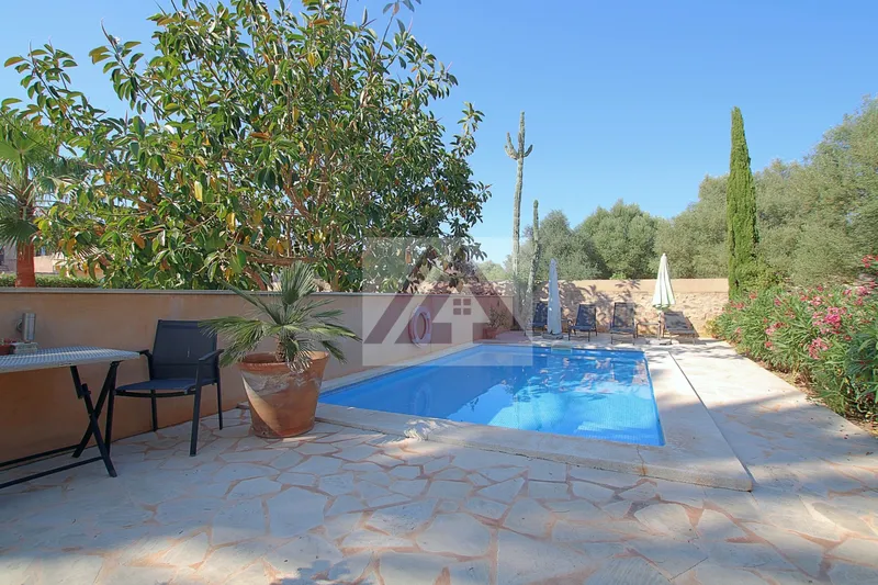 Village house for sale in Santanyi — photo 1
