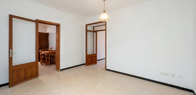 19th-century house to renovate in Ses Salines: 160 m², 2 entrances, terrace — photo 3