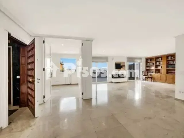 Penthouse in Cort — photo 1