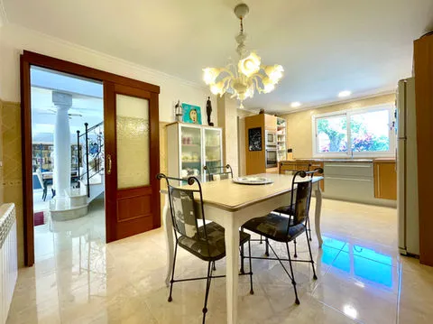 Elegant chalet for sale with views and pool in Sant Marçal — photo 11